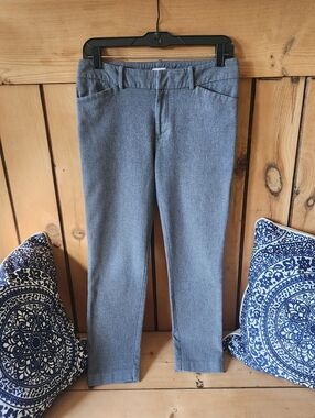 A New Day Brand Womens Ankle Stretchy Grey Dress Pants.  Excellent Condition.  S